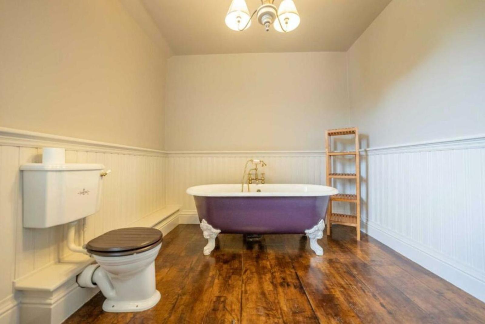 8 Bedroom With Pool Complex 5 Mins From Celtic Manor *