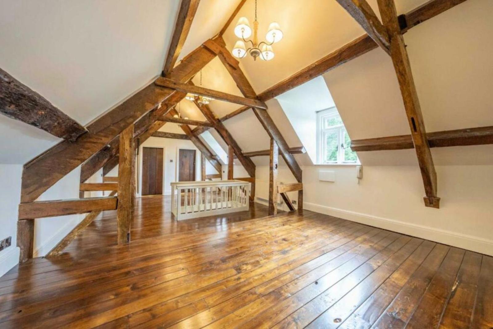 8 Bedroom With Pool Complex 5 Mins From Celtic Manor Newport (Gwent)