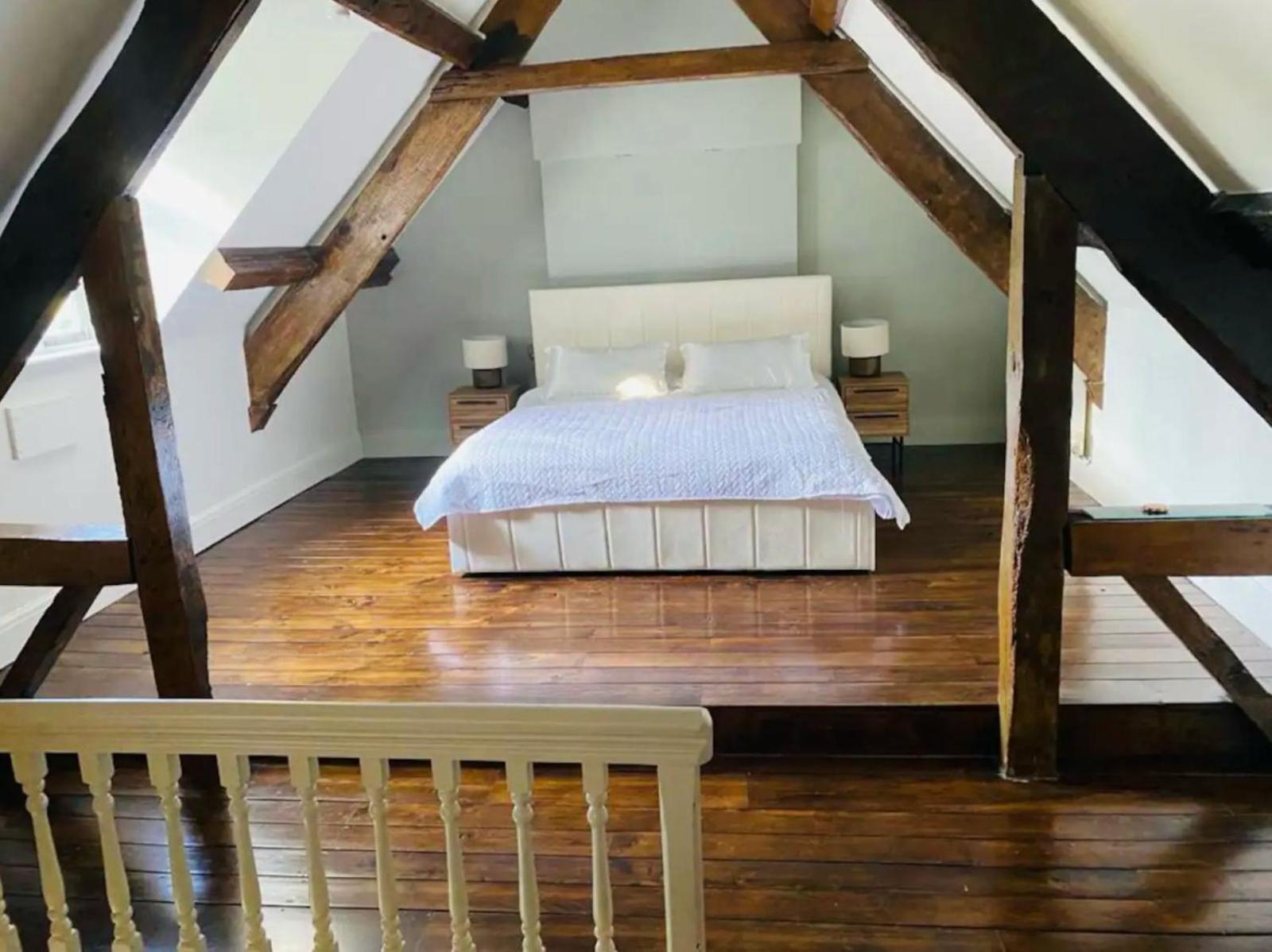 Holiday home 8 Bedroom With Pool Complex 5 Mins From Celtic Manor Newport (Gwent)