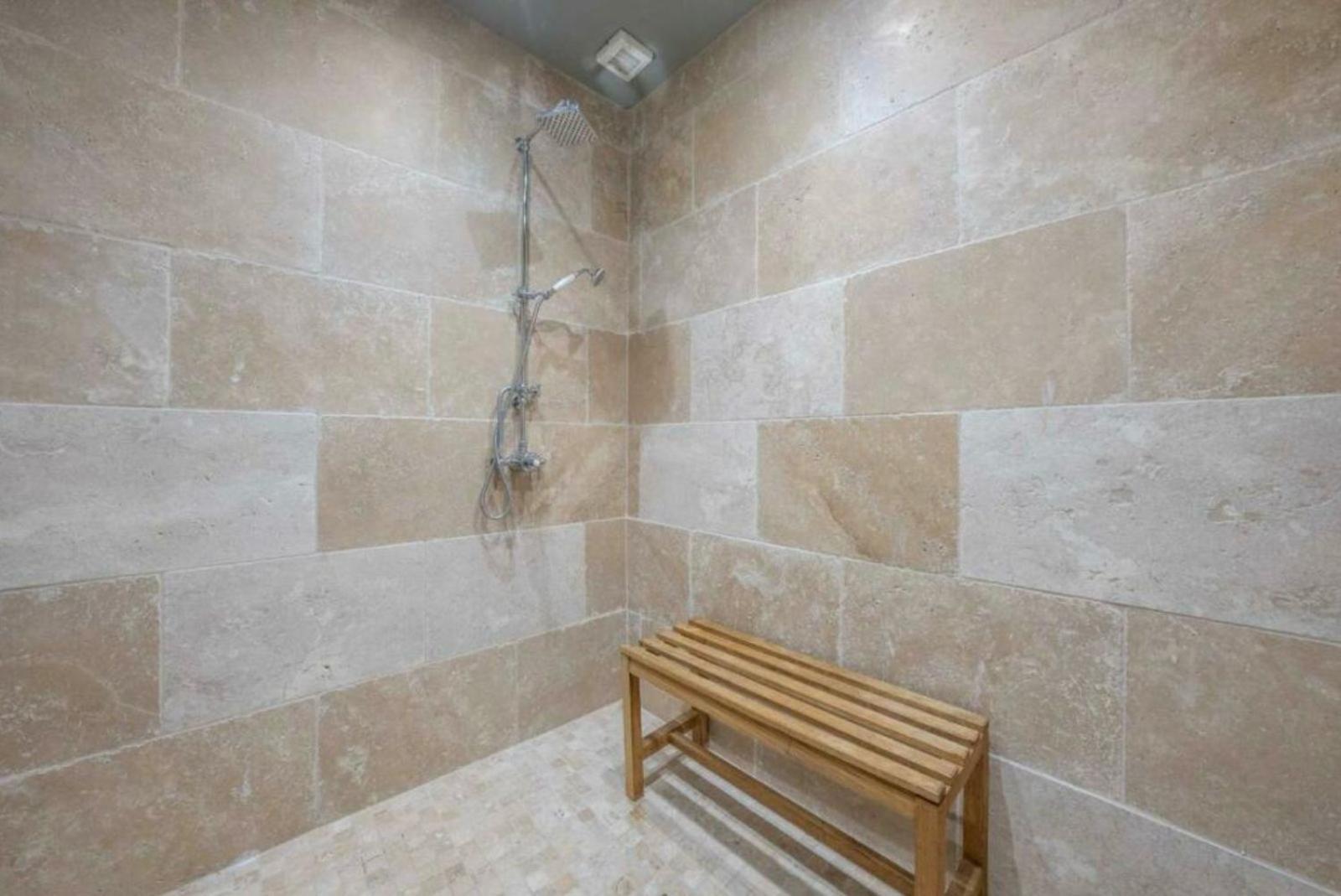 8 Bedroom With Pool Complex 5 Mins From Celtic Manor