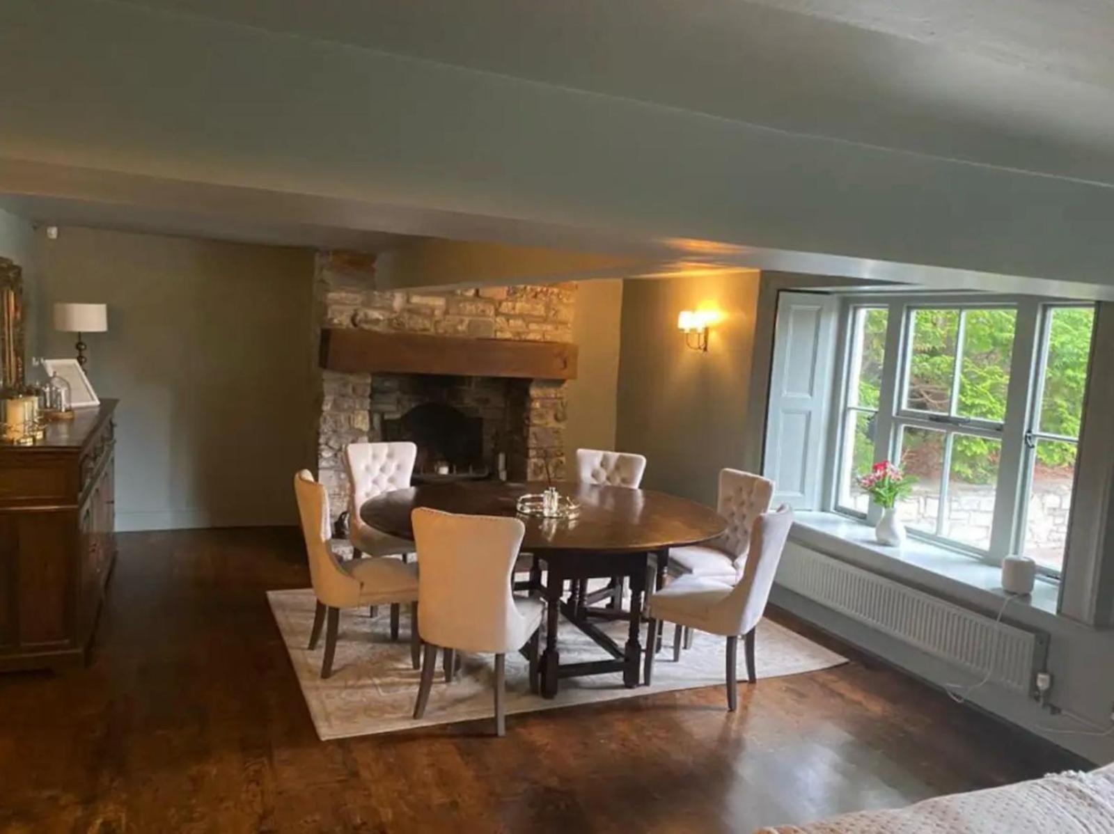 8 Bedroom With Pool Complex 5 Mins From Celtic Manor *